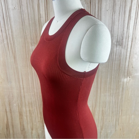 Zara Ribbed Brick Tank - Picture 2 of 4